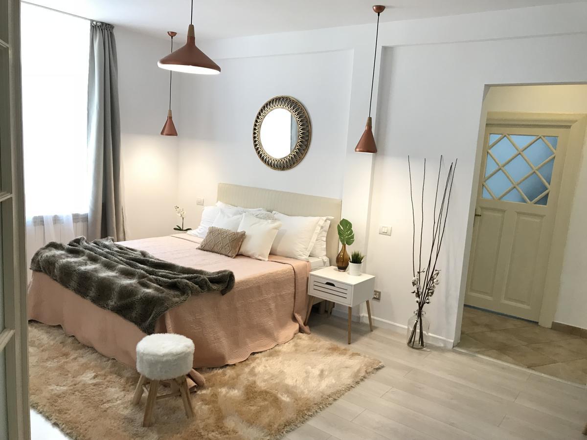 Metropole Apartments Invilla Old City ブカレスト エクステリア 写真