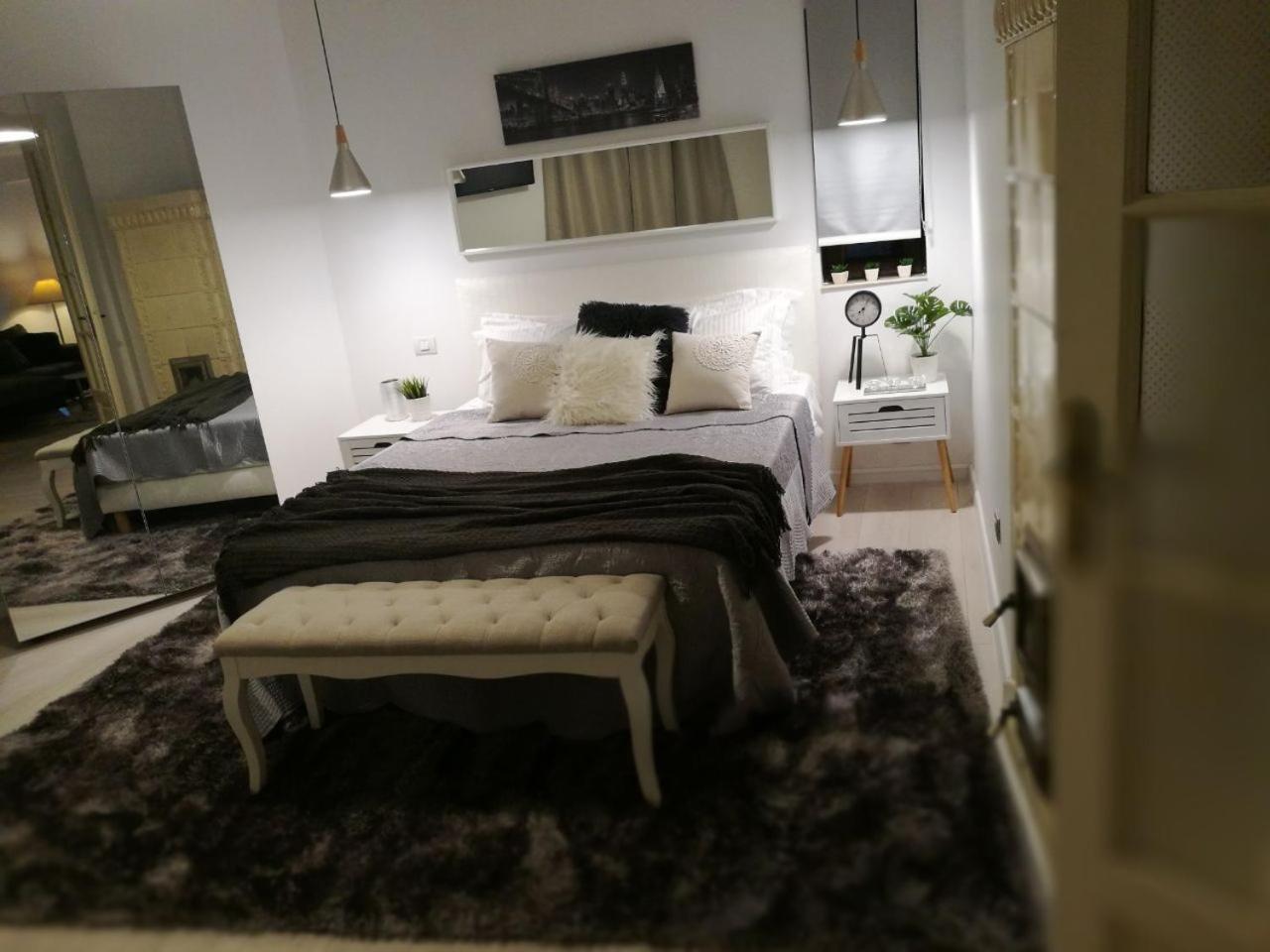 Metropole Apartments Invilla Old City ブカレスト エクステリア 写真