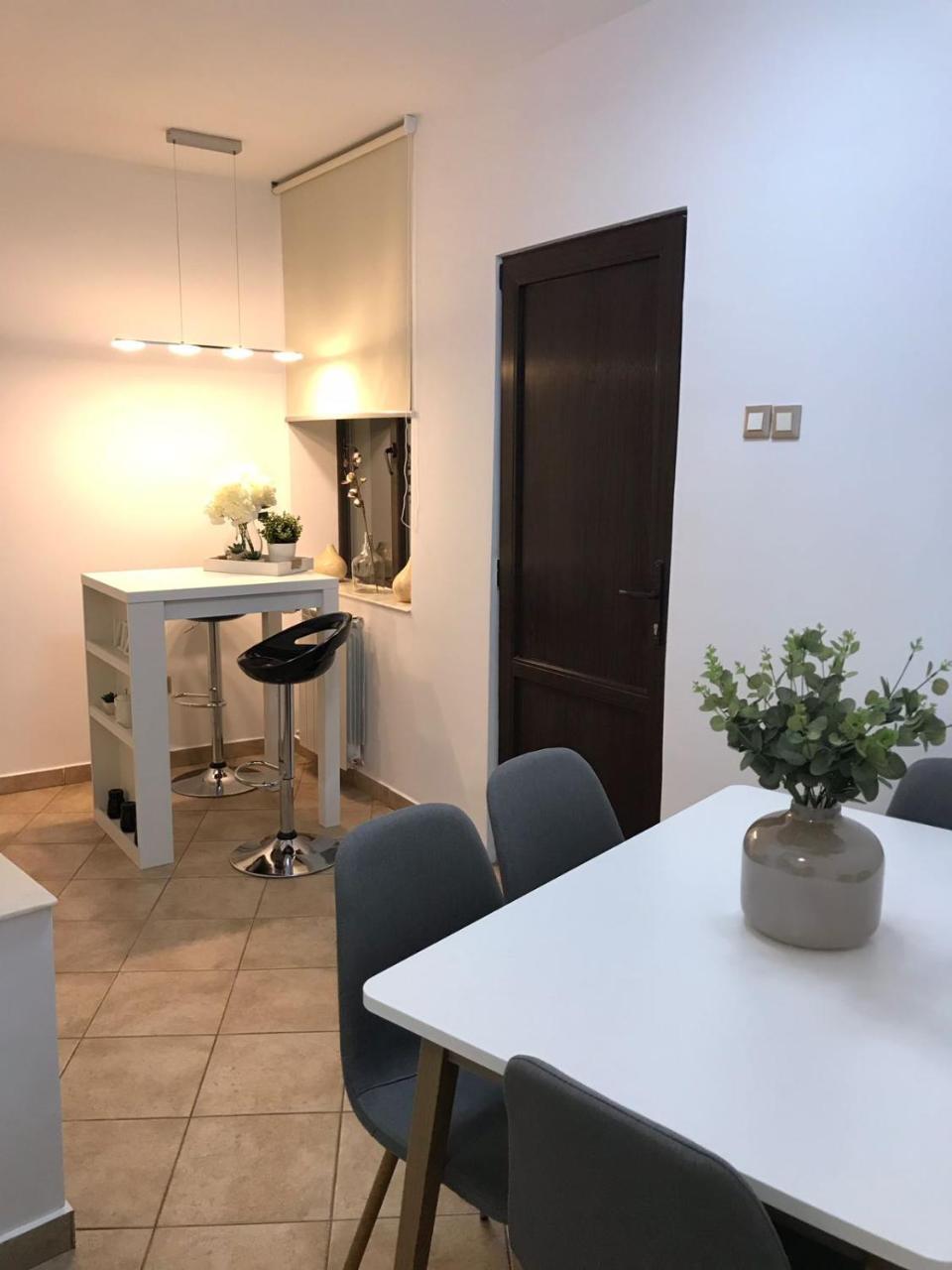 Metropole Apartments Invilla Old City ブカレスト エクステリア 写真
